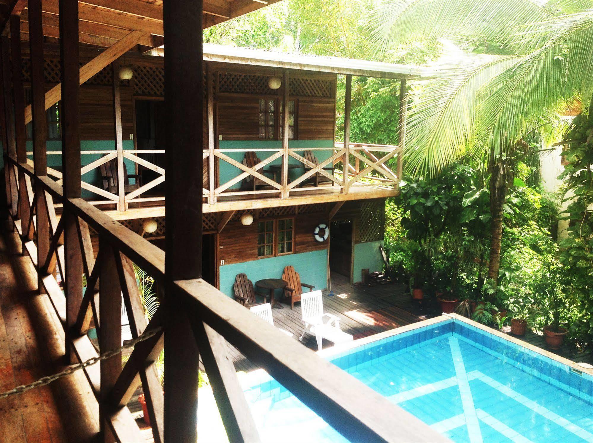 Lizard King Hotel & Suites Puerto Viejo de Talamanca Exterior photo