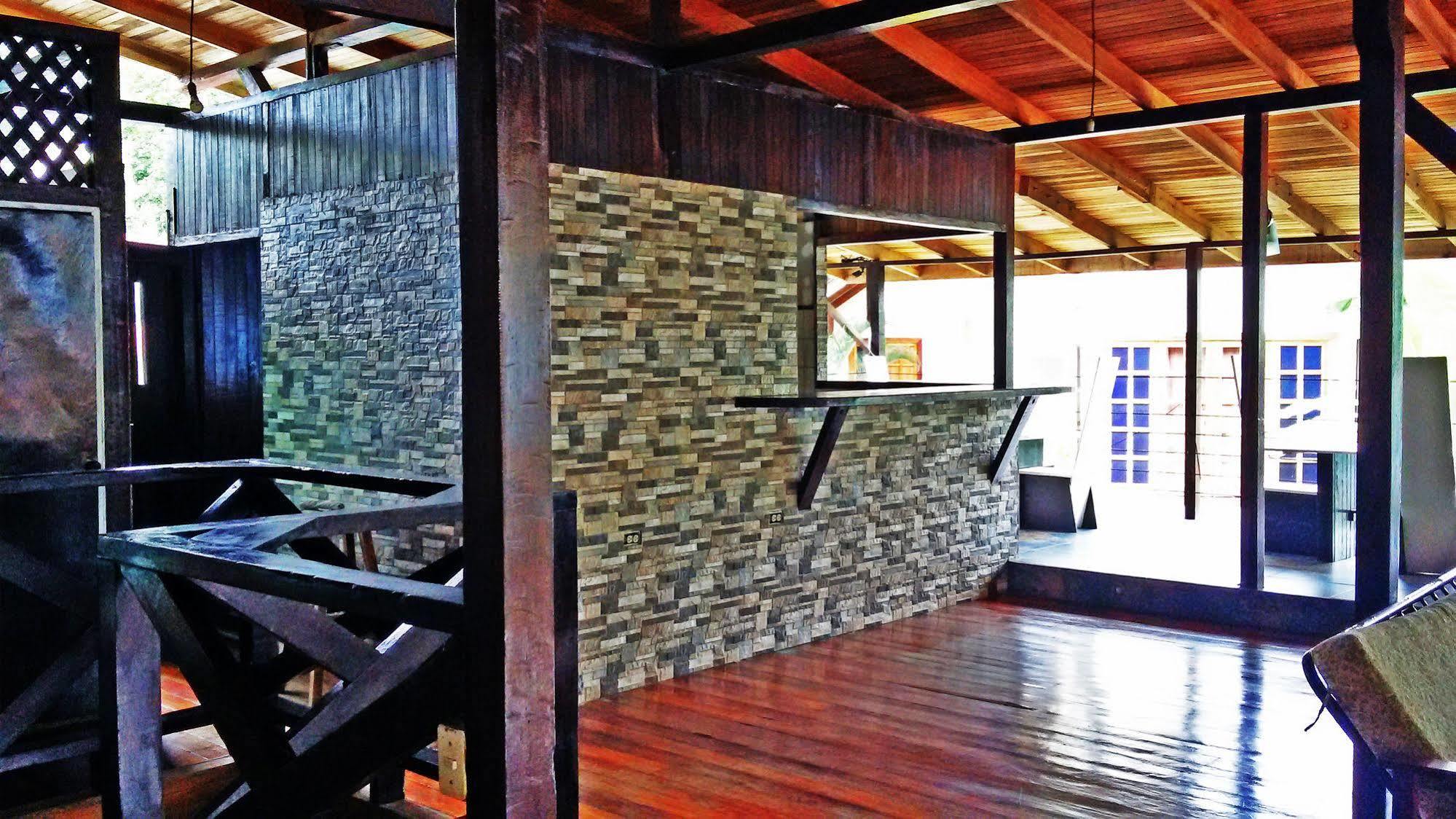 Lizard King Hotel & Suites Puerto Viejo de Talamanca Exterior photo